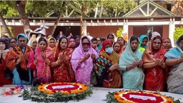 জাতির পিতা বঙ্গবন্ধুর সমাধিতে মহিলা আওয়ামী লীগের নবগঠিত কমিটির শ্রদ্ধা