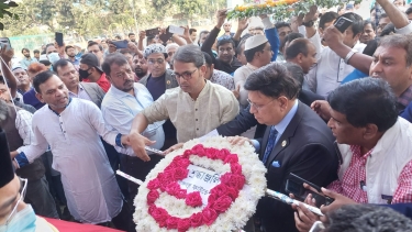 ডা. এস এ মালেকের মরদেহে পররাষ্ট্রমন্ত্রীর শ্রদ্ধা