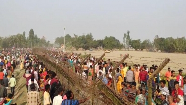  সীমান্তে দুই বাংলার মানুষদের মিলনমেলা