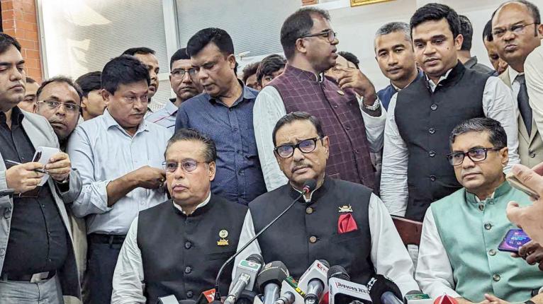 ‘এমন কিছু হতে পারে যা আপনি ভাবছেন না, আমিও ভাবছি না’