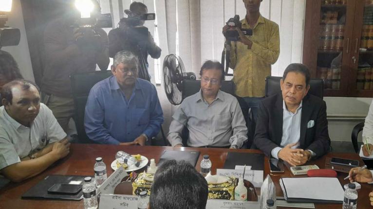 ন্যূনতম মজুরি সাড়ে ১২ হাজার টাকা দিতে চায় মালিকপক্ষ