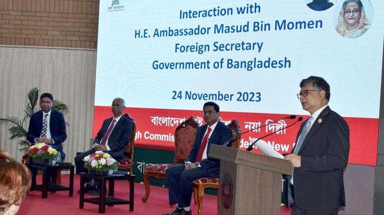 ভোটাররা ভোট দিতে উদ্গ্রীব হয়ে আছেন
