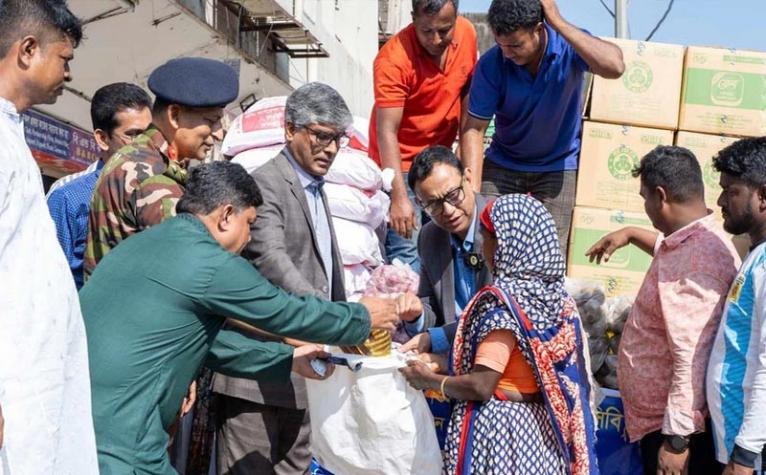 রাজধানীর ৩০ স্থানে কম দামে ৪ পণ‍্য বিক্রি শুরু করেছে টিসিবি