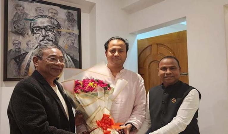 শিক্ষামন্ত্রীর সাথে বান্দরবান পার্বত্য জেলা পরিষদ চেয়ারম্যানের সাক্ষাৎ