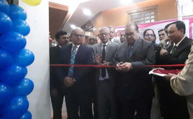 বই পড়া অভ্যাসে পরিণত করা খুব প্রয়োজন: প্রধান বিচারপতি