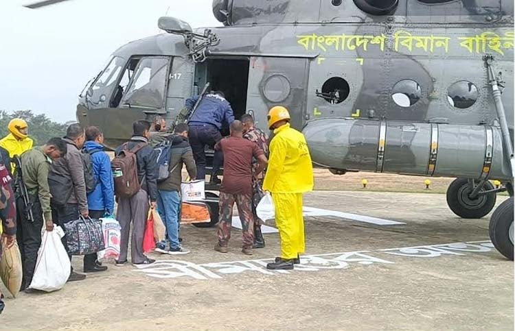 জাতীয় সংসদ নির্বাচনে প্রয়োজনীয় সহায়তা প্রদানে নিয়োগ করা হয়েছে বিমান বাহিনীর হেলিকপ্টার