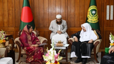 স্পীকারের সাথে বাংলাদেশে সফররত সৌদি আরবের শূরা কাউন্সিলের স্পীকারের সাক্ষাত