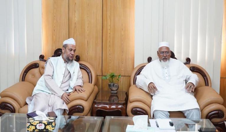 ধর্মমন্ত্রীর সাথে ধর্ম বিষয়ক মন্ত্রণালয় সংক্রান্ত সংসদীয় স্থায়ী কমিটির সভাপতির সাক্ষাৎ