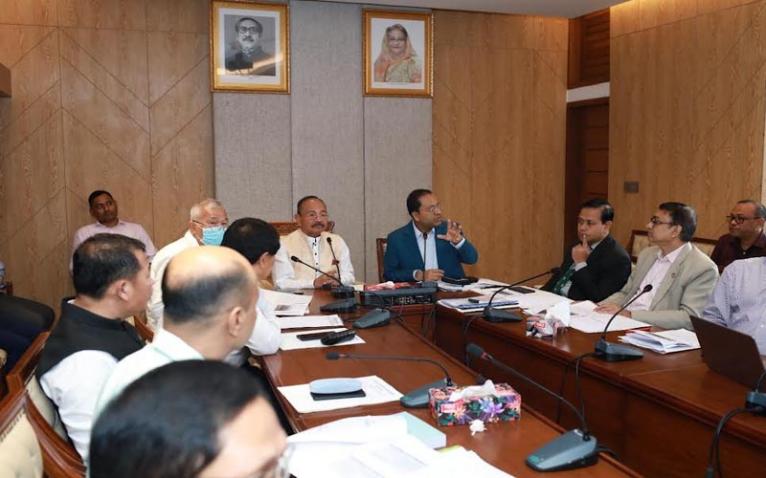 উন্নয়ন প্রকল্প কাজ সঠিক সময়ে সম্পন্নের জন্য তাগিদ দেন পার্বত্য প্রতিমন্ত্রী