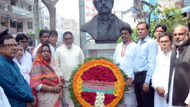 বঙ্গবন্ধুর জন্মবার্ষিকীতে মেয়র আইভীর শ্রদ্ধা