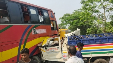 ফরিদপুরে বাস-পিকআপ সংঘর্ষে নিহত ১৩