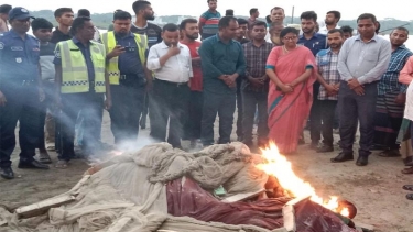 বাবুগঞ্জে মৎস্য অধিদপ্তরের অভিযান, অবৈধ জাল ও ট্রলার জব্দ