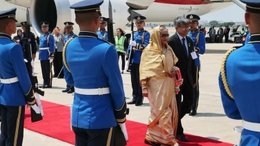 থাইল্যান্ডে প্রধানমন্ত্রীকে লাল গালিচা সংবর্ধনা