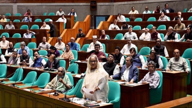 কেউ আমাকে জনগণ থেকে দূরে সরাতে পারবে না : সংসদে প্রধানমন্ত্রী