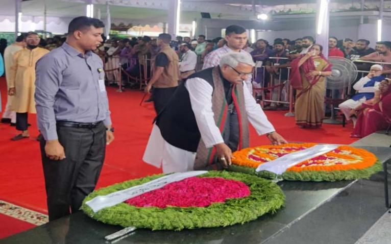 আওয়ামী লীগের ৭৫তম প্রতিষ্ঠাবার্ষিকীতে বঙ্গবন্ধুর প্রতিকৃতিতে ডেপুটি স্পীকারের শ্রদ্ধা
