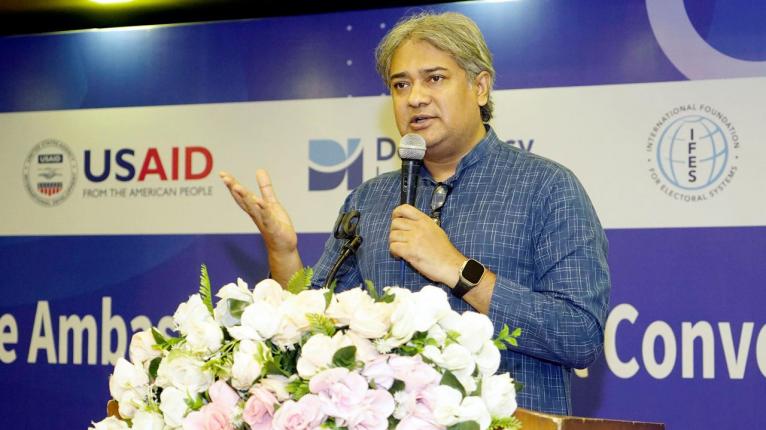 শান্তি প্রতিষ্ঠায় তথ্যের সততা নিশ্চিতের অঙ্গীকার করতে হবে