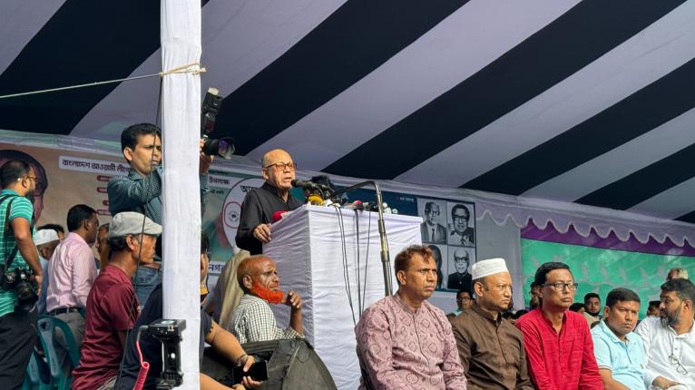 খালেদাকে জেলে রেখে তারেককে প্রতিষ্ঠা করতে চায় বিএনপি: কামরুল ইসলাম
