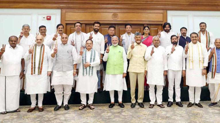 নতুন সরকার গঠন : জোট সঙ্গীদের সমর্থন পেলেন নরেন্দ্র মোদি