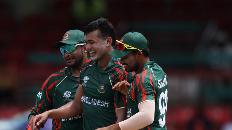 ইতিহাস গড়ে সুপার এইটে বাংলাদেশ