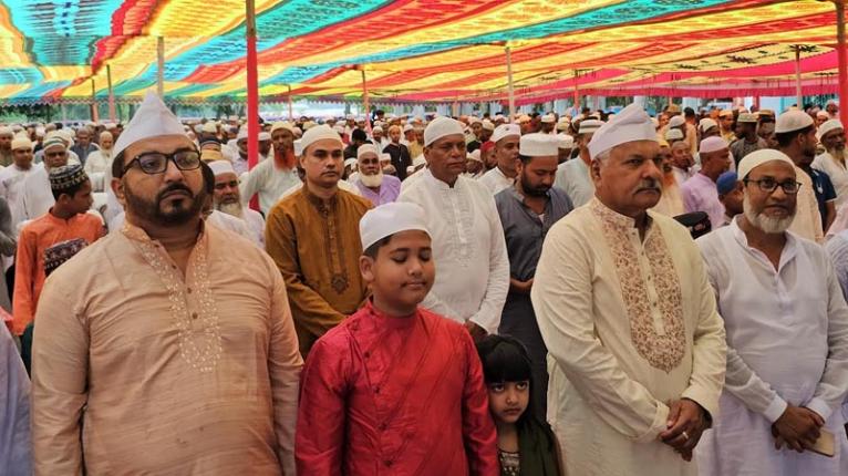 নিজ গ্রাম বৃশালিখায় ঈদের নামাজ আদায় করলেন ডেপুটি স্পীকার