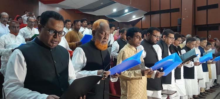 রংপুরে উপজেলা চেয়ারম্যান ও ভাইস চেয়ারম্যানদের শপথ গ্রহণ
