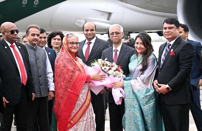 প্রধানমন্ত্রী দুই দিনের রাষ্ট্রীয় সফরে নয়াদিল্লি পৌঁছেছেন