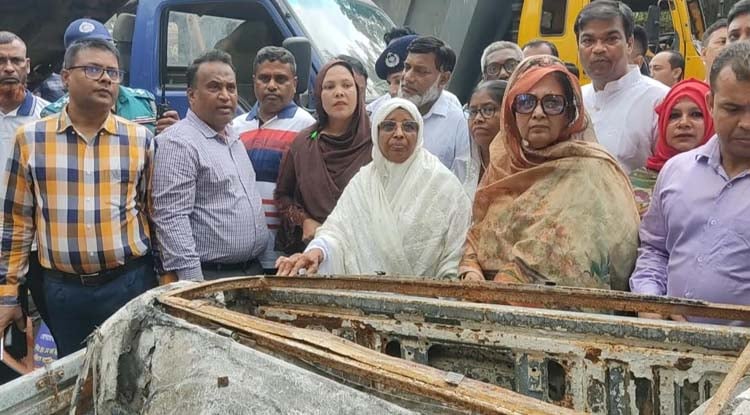 গাজীপুরের সিটির বিভিন্ন ক্ষতিগ্রস্ত স্থাপনা পরিদর্শনে মেয়র জায়েদা খাতুন