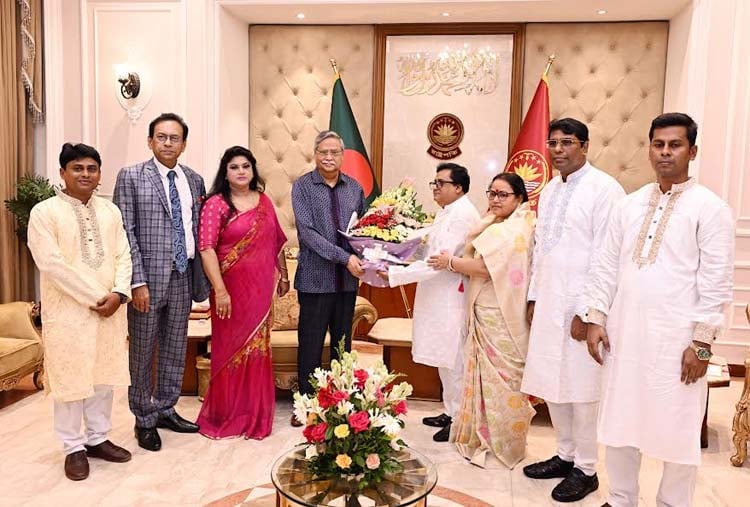 পশ্চাদপদ জনগোষ্ঠীসহ সকলের জীবনমান উন্নয়নে কাজ করে যাচ্ছে সরকার : রাষ্ট্রপতি