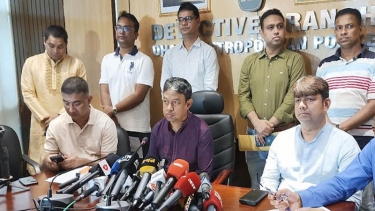 পুলিশকে টার্গেট করেই হামলা-ধ্বংসযজ্ঞ চালানো হয়েছে : ডিবিপ্রধান