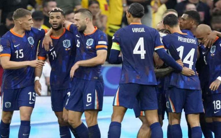 ইউরো: রোমানিয়াকে হারিয়ে শেষ আটে নেদারল্যান্ডস; মালেনের জোড়া গোল
