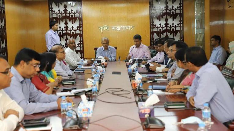 মন্ত্রণালয়ের কাজকে গতিশীল ও জনবান্ধব করার নির্দেশ কৃষি উপদেষ্টার