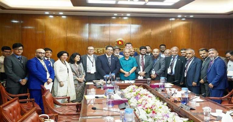 বিদেশী পর্যটকদের জন্য ভিসা প্রক্রিয়া সহজী করণের আশ্বাস দিলেন স্বরাষ্ট্র উপদেষ্টা