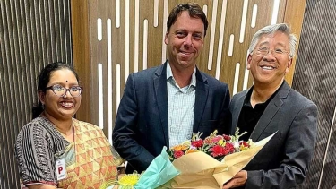 ঢাকায় এসেছেন ডোনাল্ড লু