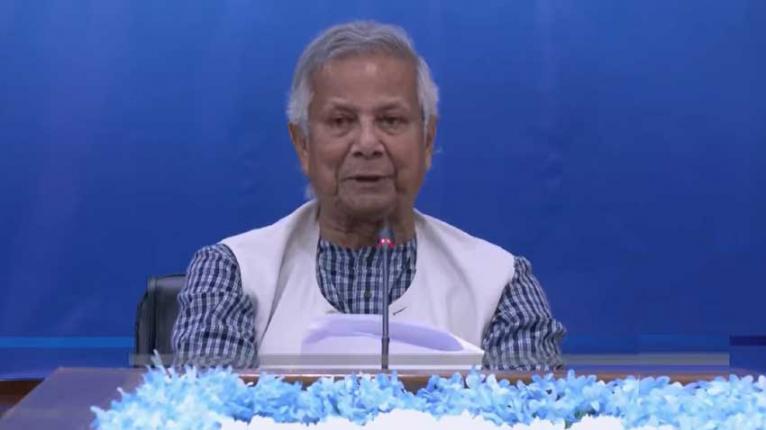 সশস্ত্র বাহিনীর ভূমিকা প্রশংসনীয়: প্রধান উপদেষ্টা