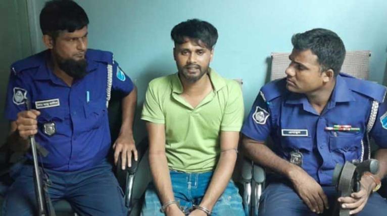 পোশাক কারখানায় নাশকতা চেষ্টার অভিযোগে শ্রমিক গ্রেফতার