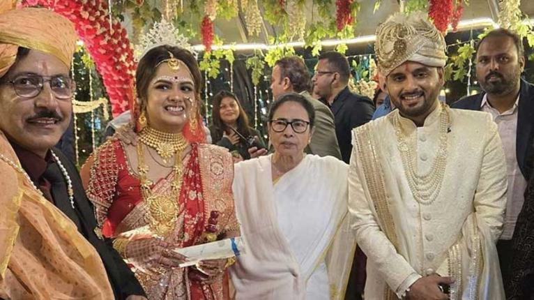 বিয়ে করলেন অভিনেত্রী পায়েল