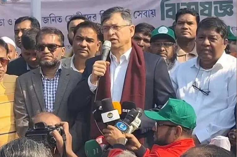 নির্বাচনের জন্য চার থেকে ছয় মাসের বেশি লাগার কথা নয়: সালাহউদ্দিন আহমেদ