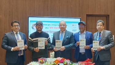 হাসানুজ্জামান রিপনের ‘বলা বাহুল্য’ গ্রন্থের মোড়ক উন্মোচন প্রধান বিচারপতির