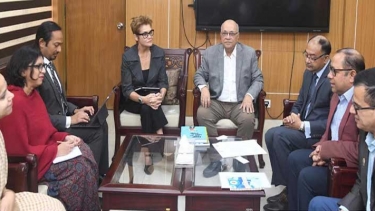 ত্রাণ উপদেষ্টার সাথে বিশ্বব্যাংকের ভারপ্রাপ্ত কান্ট্রি ডিরেক্টরের সাক্ষাৎ