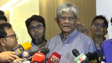 রেল কর্মচারীদের দাবি সাধ্যমতো পূরণ করা হয়েছে, আর সম্ভব না: অর্থ উপদেষ্টা