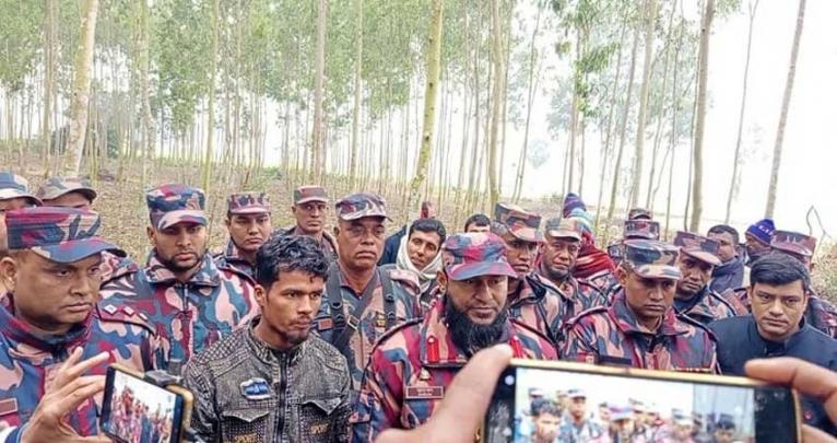 সীমান্তে বাংলাদেশের কৃষককে ধরে নিয়ে গিয়ে ৬ ঘণ্টা পর ছাড়ল বিএসএফ