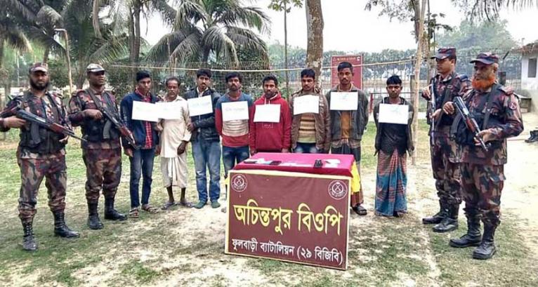 বিরামপুর সীমান্ত দিয়ে ভারতে প্রবেশকালে ৮ বাংলাদেশি আটক