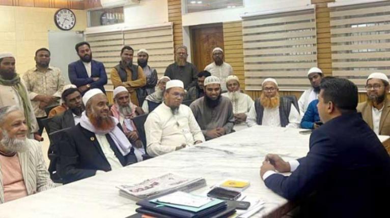 ডিসির সাথে খেলাফত মজলিস নেতৃবৃন্দের মতবিনিময়