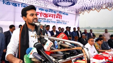তিস্তা চুক্তি বাস্তবায়নে ভারতের সঙ্গে মাথা উঁচু করে কথা বলবে অন্তর্বর্তী সরকার: স্থানীয় সরকার উপদেষ্টা