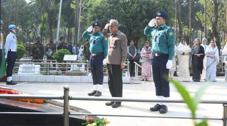 অভিযানে কোনো বাহিনীর সদস্যের গাফিলতি পেলে ছাড় নয় : স্বরাষ্ট্র উপদেষ্টা
