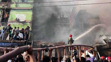 রাজধানীর ইসলামবাগে আগুন, নিয়ন্ত্রণে ৮ ইউনিট