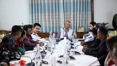 প্রধান উপদেষ্টার সঙ্গে জুলাই শহিদ পরিবারের সাক্ষাৎ