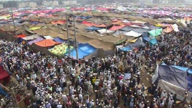 দুপুরে আখেরি মোনাজাতের মধ্য দিয়ে শেষ হচ্ছে তৃতীয় ধাপের ইজতেমা