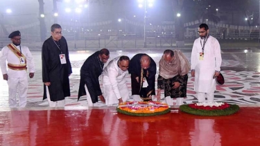 ভাষা শহীদদের প্রতি প্রধান বিচারপতির শ্রদ্ধা নিবেদন