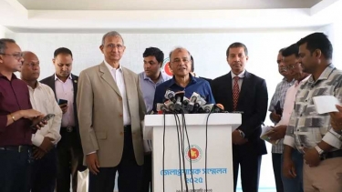 দুর্নীতি বন্ধে ডিসিদের নির্দেশনা দেয়া হয়েছে : স্বরাষ্ট্র উপদেষ্টা